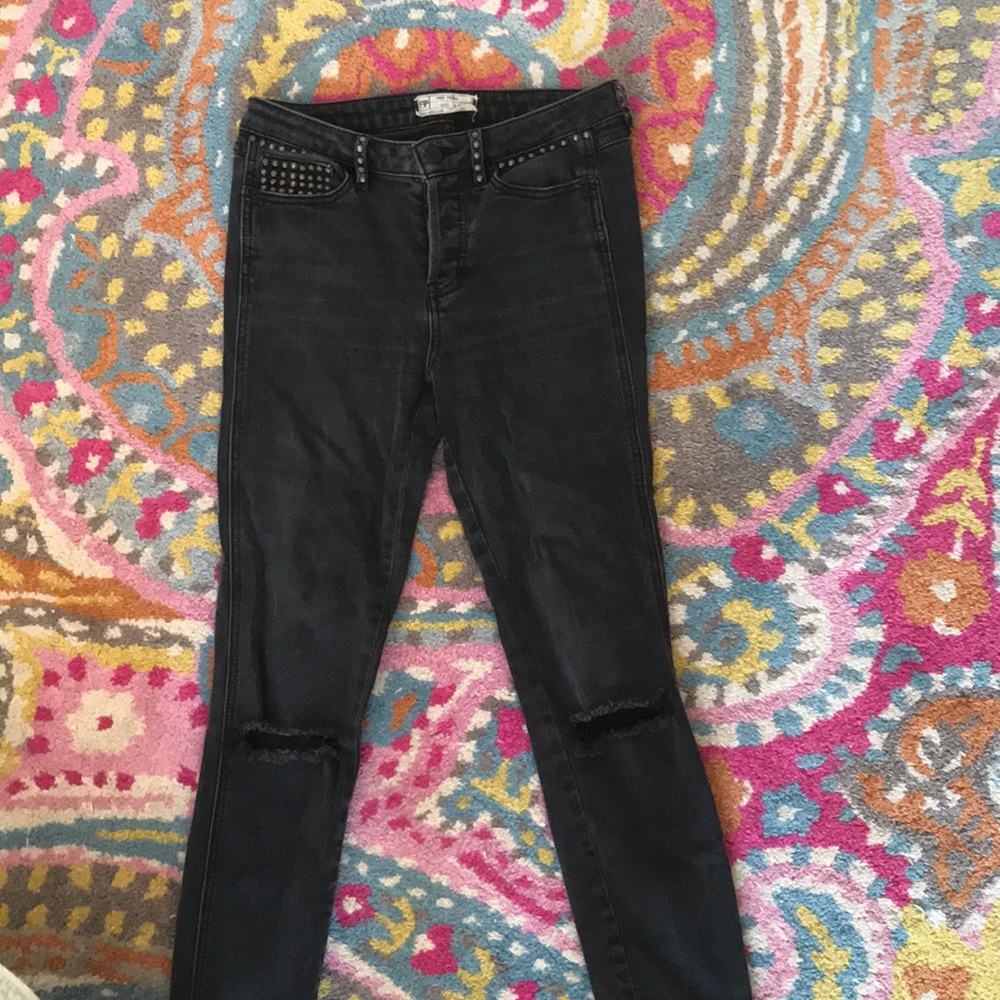 FREE PEOPLE Black studded & ripped skinny jeans!!